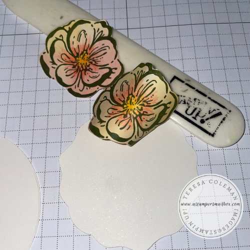 Use a bone folder to add some curve & dimension 